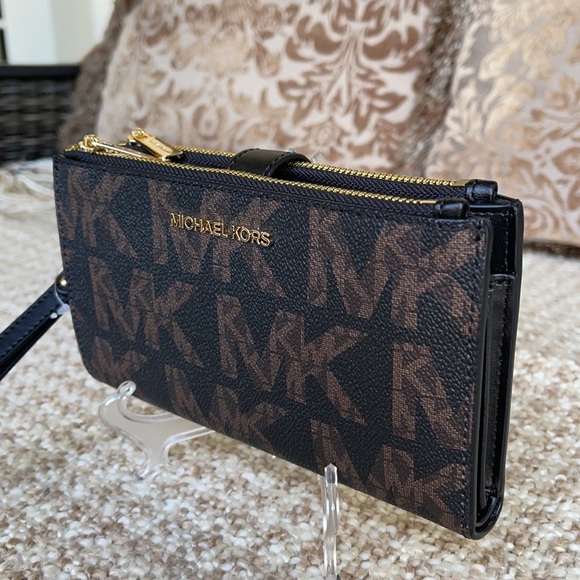 MICHAEL KORS LARGE DOUBLE ZIP WRISTLET WALLET - Picture 10 of 16